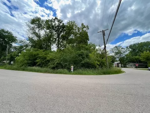 38480 N 6th Ave, Spring Grove, IL 60081