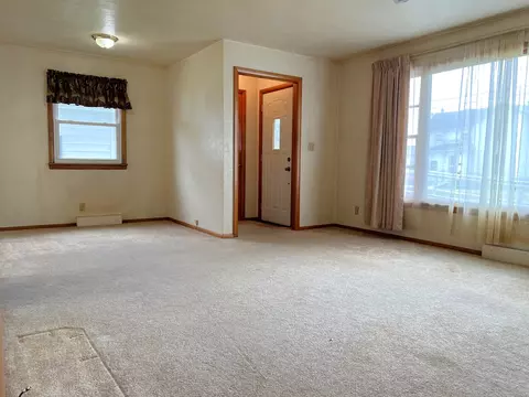 Living - 404 E Colden St, Polo, IL 61064 photo 3 of 4