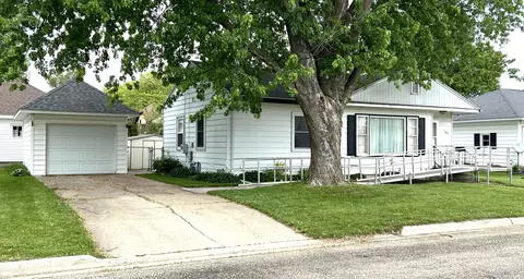 404 E Colden St, Polo, IL 61064