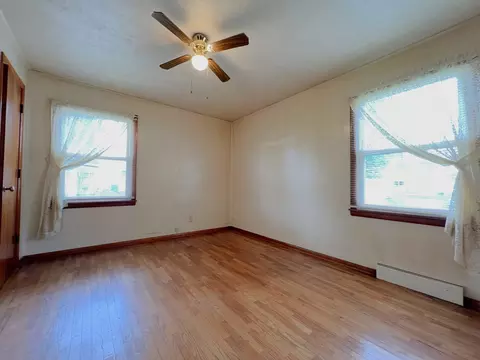 Bedroom - 404 E Colden St, Polo, IL 61064 photo 3 of 4