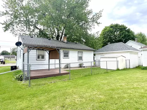 Exterior - 404 E Colden St, Polo, IL 61064 photo 3 of 4