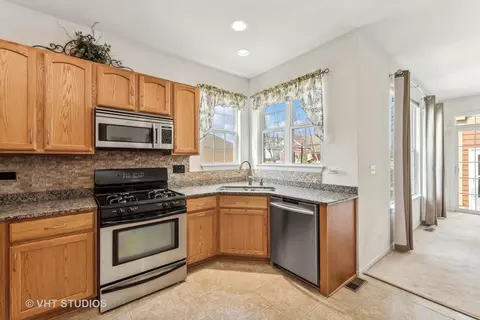Kitchen - 266 Longview Dr, Elgin, IL 60124 photo 1 of 3