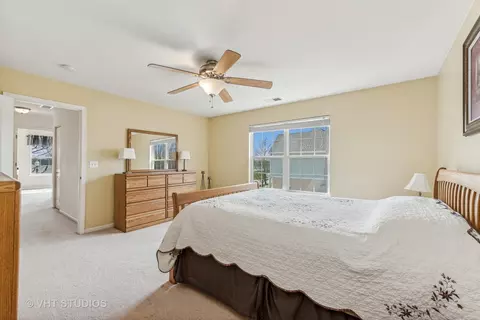 Bedroom - 266 Longview Dr, Elgin, IL 60124 photo 1 of 2