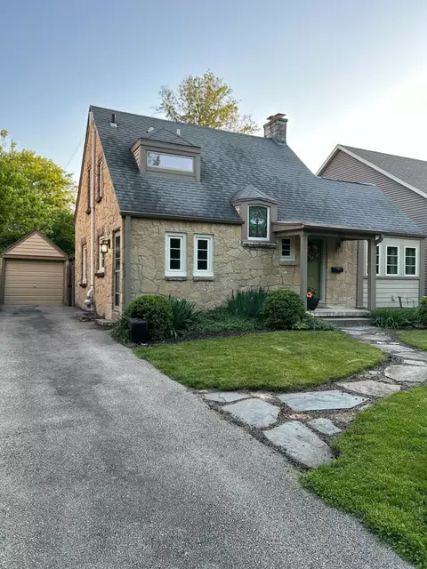 1118 W Daniel St, Champaign, IL 61821 photo 2