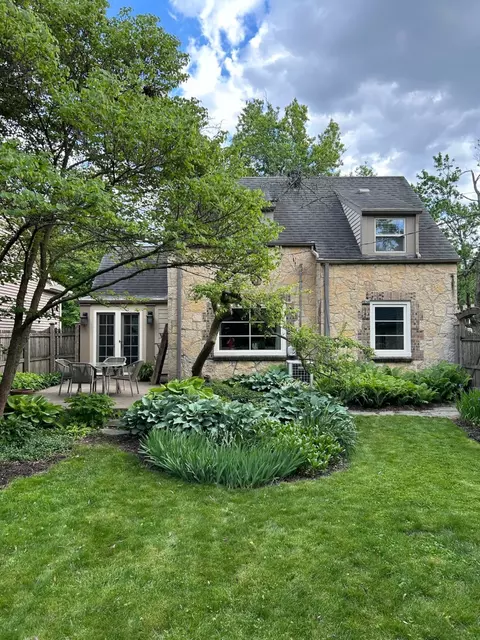 1118 W Daniel St, Champaign, IL 61821 photo 3