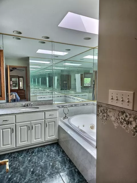Bath - 5340 W Heatherbrook Trl, Monee, IL 60449 photo 1 of 3