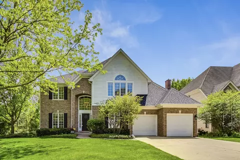 437 E 58th St, Westmont, IL 60559