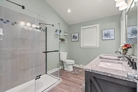 Bath - 23645 W Devon Dr, Channahon, IL 60410 photo 2 of 3