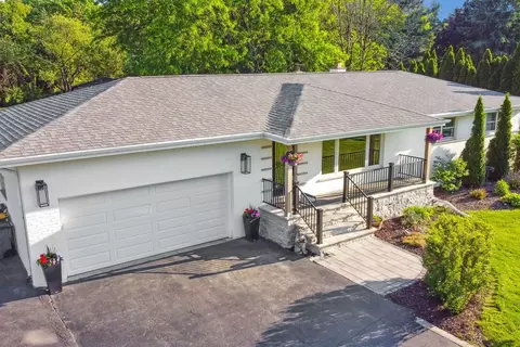 3 Liberty Dr, Lemont, IL 60439