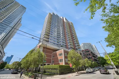 1600 S Prairie Ave #1705, Chicago, IL 60616