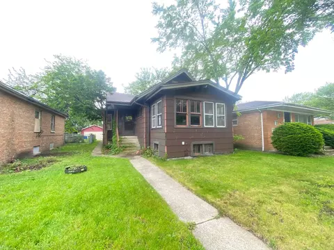 853 W 111th St, Chicago, IL 60643