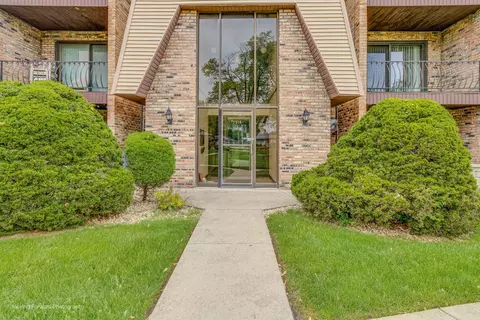 7316 Blackstone Ave #31, Justice, IL 60458
