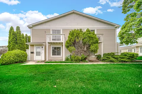 1645 Cornell Dr, Hoffman Estates, IL 60169