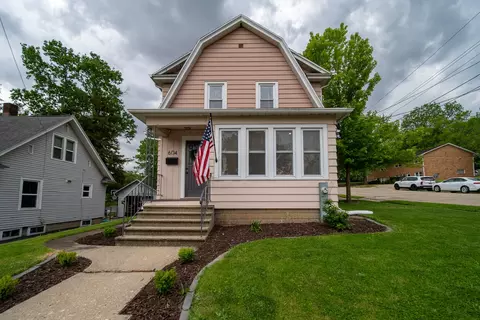 604 E 3rd St, Dixon, IL 61021