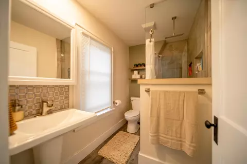 Bath - 604 E 3rd St, Dixon, IL 61021 photo 1 of 2