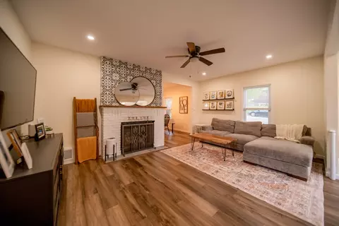 Living - 604 E 3rd St, Dixon, IL 61021 photo 1 of 2