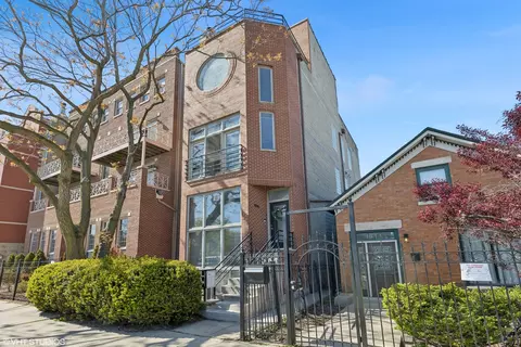 1646 W Augusta Blvd #1, Chicago, IL 60622