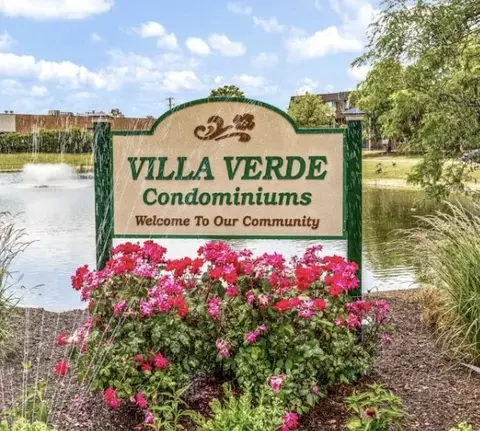5 Villa Verde Dr #201, Buffalo Grove, IL 60089
