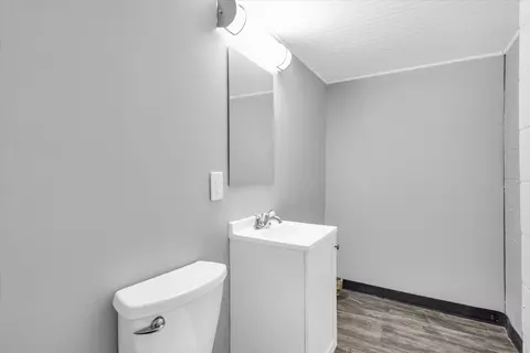 Bath - 1615 Sheffield Rd, Champaign, IL 61821 photo 2 of 2
