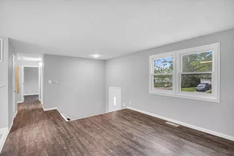 Living - 1615 Sheffield Rd, Champaign, IL 61821 photo 3 of 3
