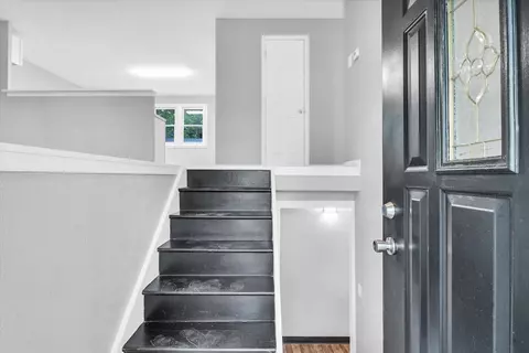 Entry Way - 1615 Sheffield Rd, Champaign, IL 61821 photo 1 of 2