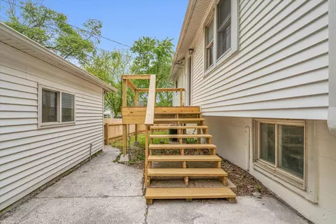 Exterior - 1615 Sheffield Rd, Champaign, IL 61821 photo 7 of 8