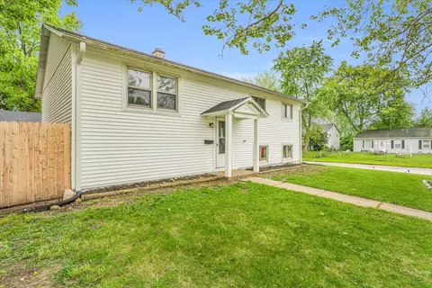 Exterior - 1615 Sheffield Rd, Champaign, IL 61821 photo 3 of 8