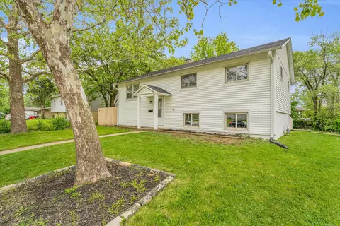 Exterior - 1615 Sheffield Rd, Champaign, IL 61821 photo 2 of 8