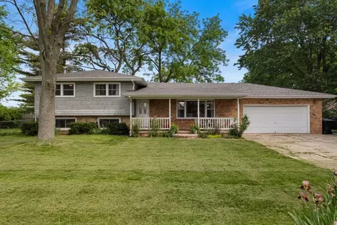 3304 Nordland Dr, Urbana, IL 61802