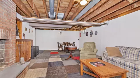 892 S 3rd Ave, Des Plaines, IL 60016 photo 17