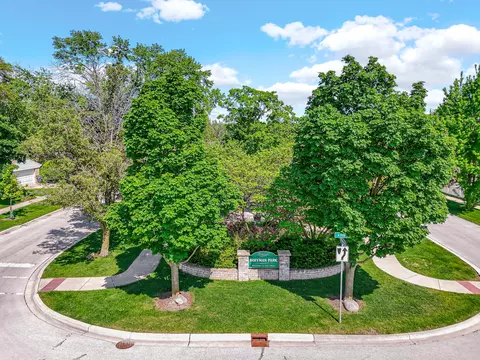 892 S 3rd Ave, Des Plaines, IL 60016 photo 29