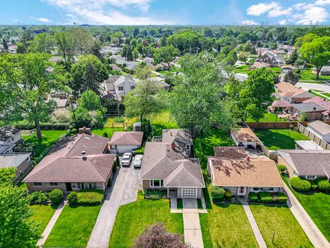 892 S 3rd Ave, Des Plaines, IL 60016 photo 27