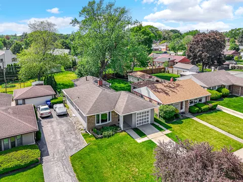 892 S 3rd Ave, Des Plaines, IL 60016 photo 26