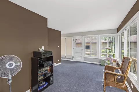 892 S 3rd Ave, Des Plaines, IL 60016 photo 11