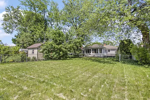 892 S 3rd Ave, Des Plaines, IL 60016 photo 25