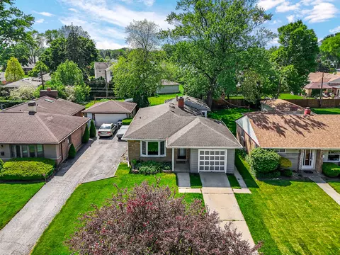 892 S 3rd Ave, Des Plaines, IL 60016 photo 3
