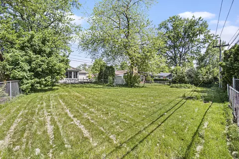 892 S 3rd Ave, Des Plaines, IL 60016 photo 24