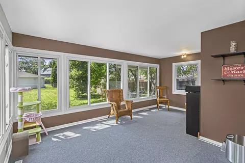 892 S 3rd Ave, Des Plaines, IL 60016 photo 10