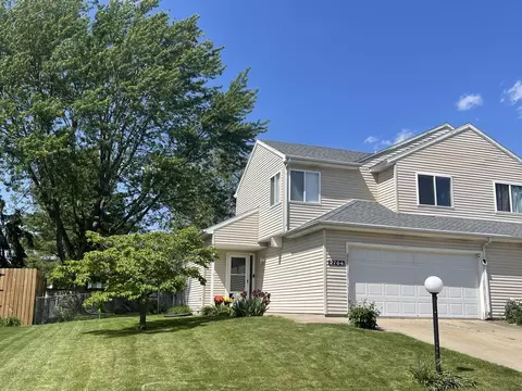 2704 Natalie Dr, Champaign, IL 61822