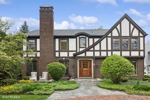 215 E 1st St, Hinsdale, IL 60521