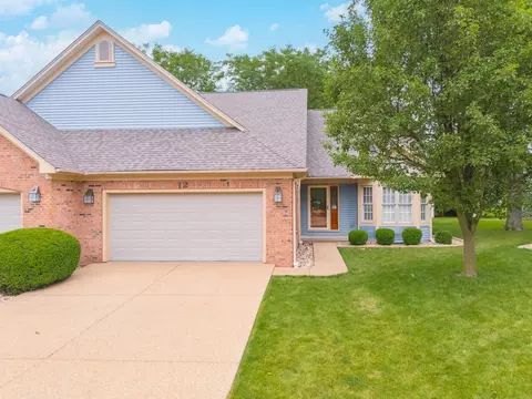 12 Aspen Ct, Bloomington, IL 61704