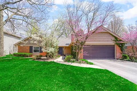 777 Fox Hunt Trl, Deerfield, IL 60015