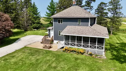 1905 Melugins Grove Rd, Rochelle, IL 61068