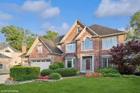26 W255 Enders Ln, Winfield, IL 60190