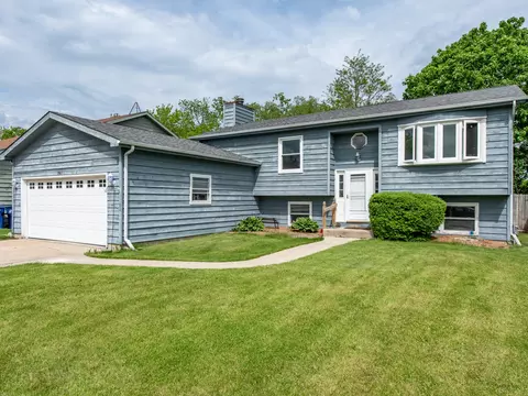 3901 Bertrand Ln, Beach Park, IL 60099