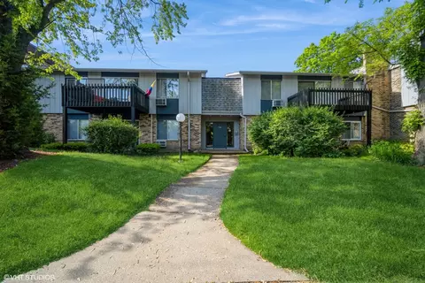 938 E Old Willow Rd #102, Prospect Heights, IL 60070