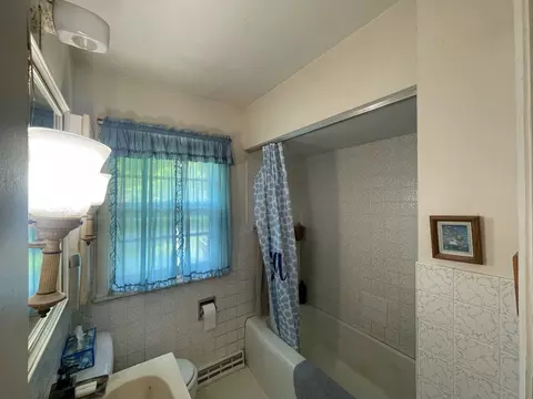 Bath - 1503 E Taylor St, Bloomington, IL 61701 photo 2 of 2
