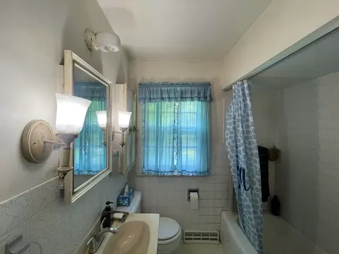 Bath - 1503 E Taylor St, Bloomington, IL 61701 photo 1 of 2