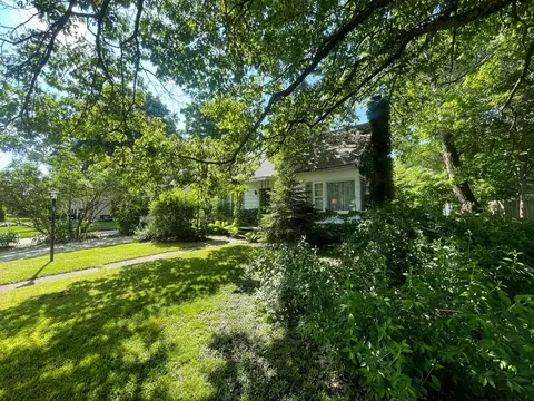 Exterior - 1503 E Taylor St, Bloomington, IL 61701 photo 2 of 9