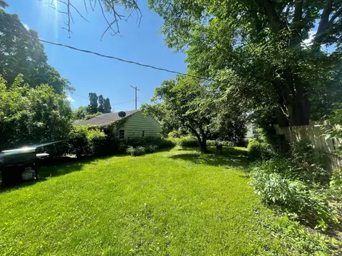 Exterior - 1503 E Taylor St, Bloomington, IL 61701 photo 5 of 9